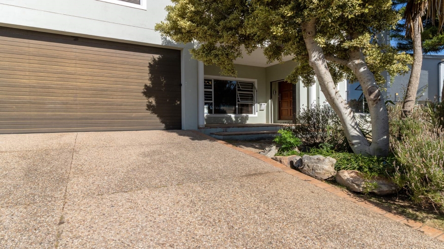 5 Bedroom Property for Sale in Northgate Western Cape